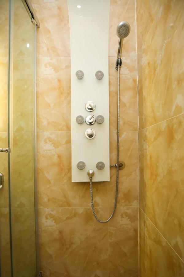 Tafa Deluxe Apartment فلورا المظهر الخارجي الصورة