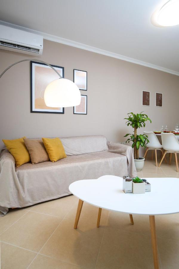 Tafa Deluxe Apartment فلورا المظهر الخارجي الصورة